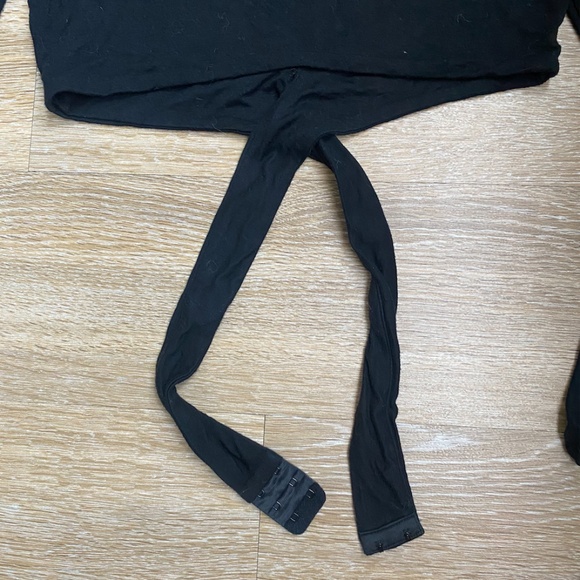 Lovers and friends crop twist black long sleeve - Picture 2 of 4